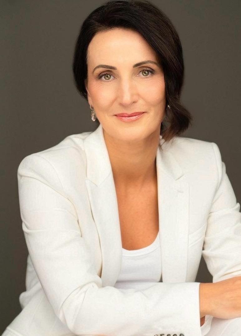 Beata, Executive Portrait